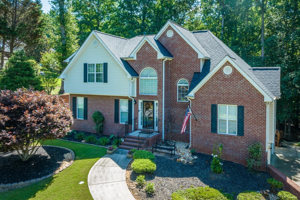 Primary Photo - 1107 Fieldstone Dr