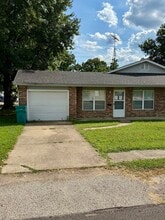 Building Photo - 216 John Chiles St