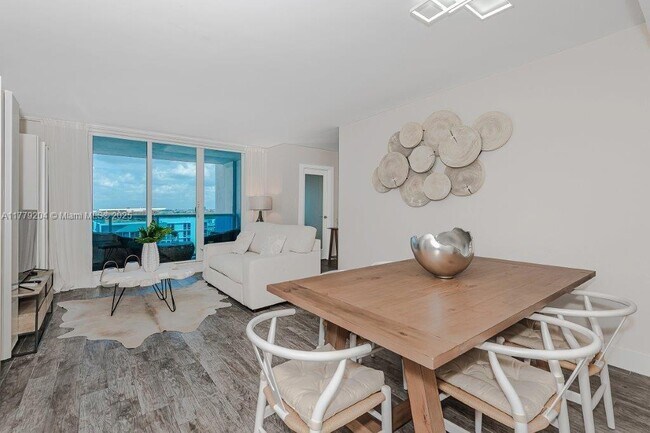 Foto del edificio - 2301 Collins Ave