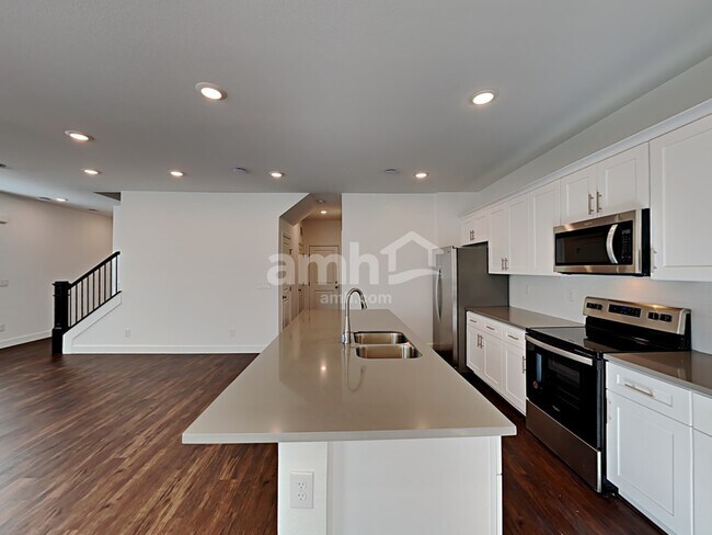 Building Photo - 8957 Tiger Tooth Ave