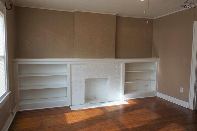 Building Photo - 2312 9th St