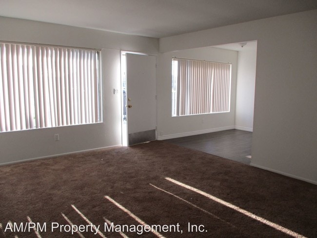 Building Photo - 7302 Elk Cir