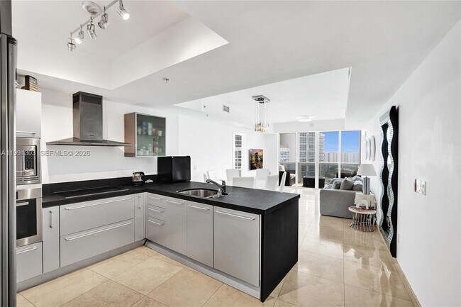 Building Photo - 18201 Collins Ave