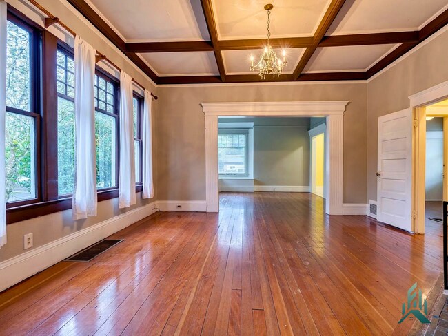 Building Photo - Room for Rent in Home in the Heart of Corvallis