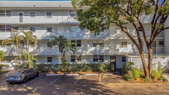 Foto del edificio - 105 Royal Pk Dr