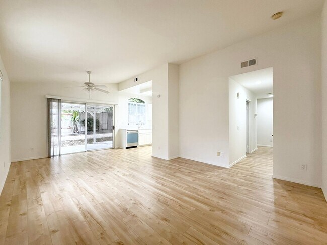 Foto del edificio - Single Story in Rancho Del Oro!