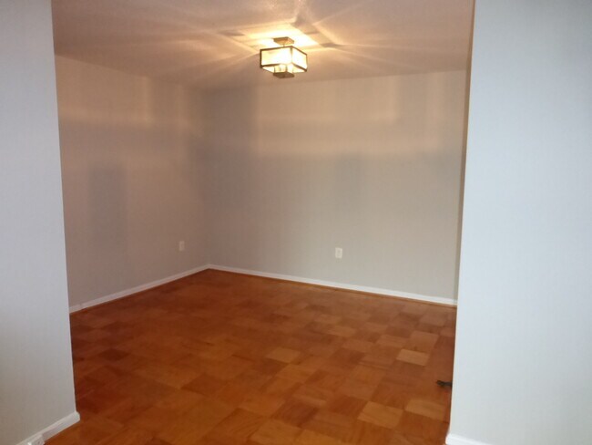 Den/office - 1300 Army Navy Dr