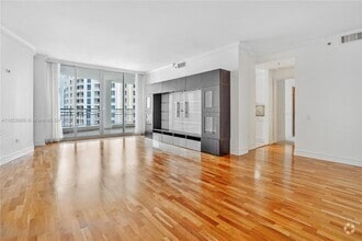 Building Photo - 808 Brickell Key Dr