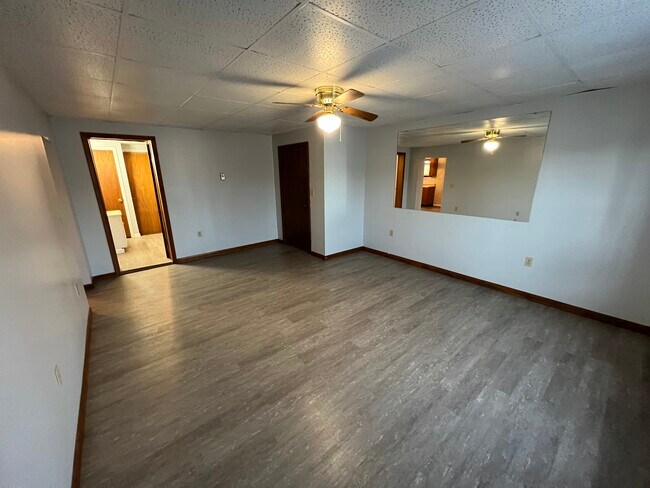 Building Photo - 180 Sleepy Hollow Rd