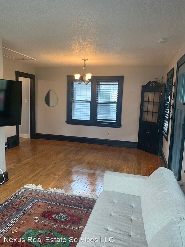 Building Photo - 2 br, 1 bath House - 3334 Buchanan st NE
