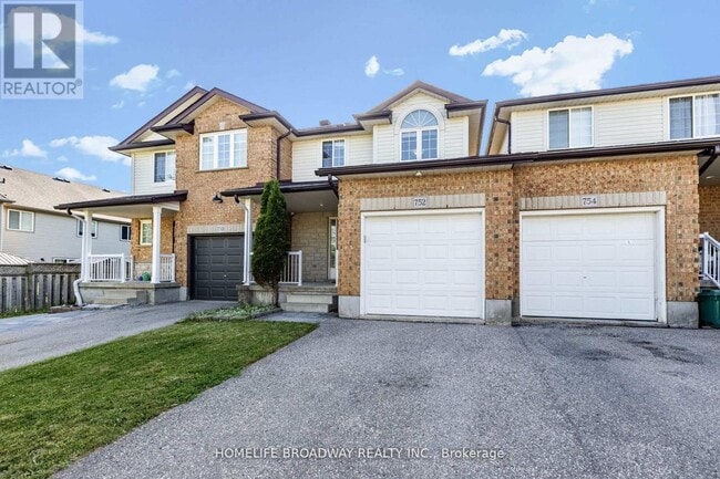 Building Photo - 752 Paris Blvd