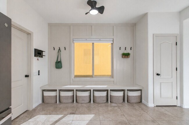 Foto del edificio - 8242 S Hidden Trail Ct