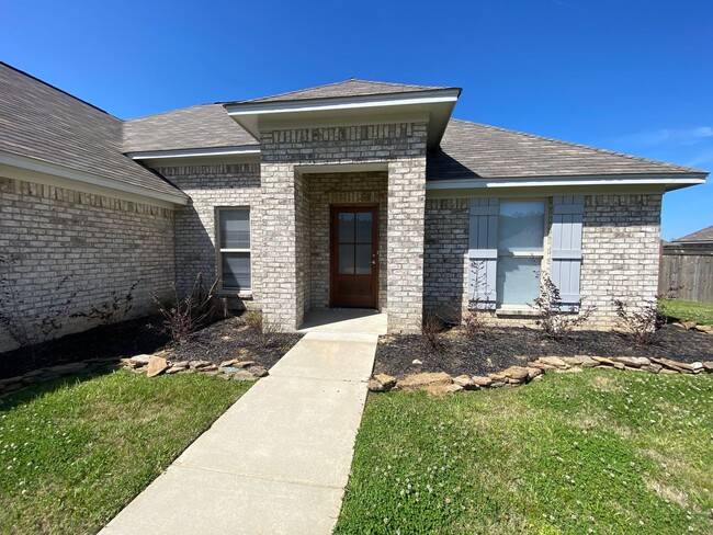 Building Photo - BEAUTIFUL home for rent in Pearl! 3/2 Nice...