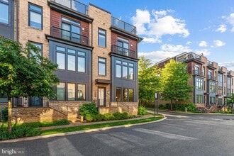 Building Photo - 158 Winsome Cir