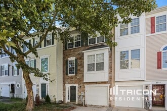 Building Photo - 8015 Apple Valley Dr