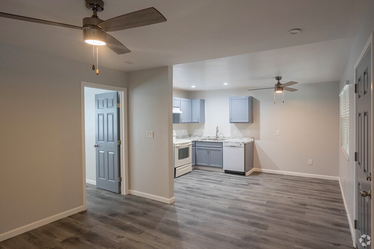 Hollybrook Apartments 2527 NW 38th St Lawton, OK Apartments for