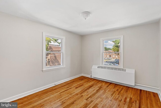 Building Photo - 56 W Maple Ave
