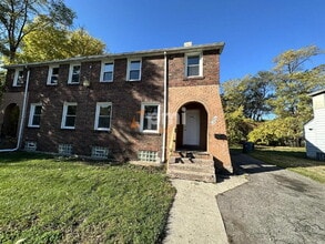 Building Photo - 6136-6138 Ray Ave