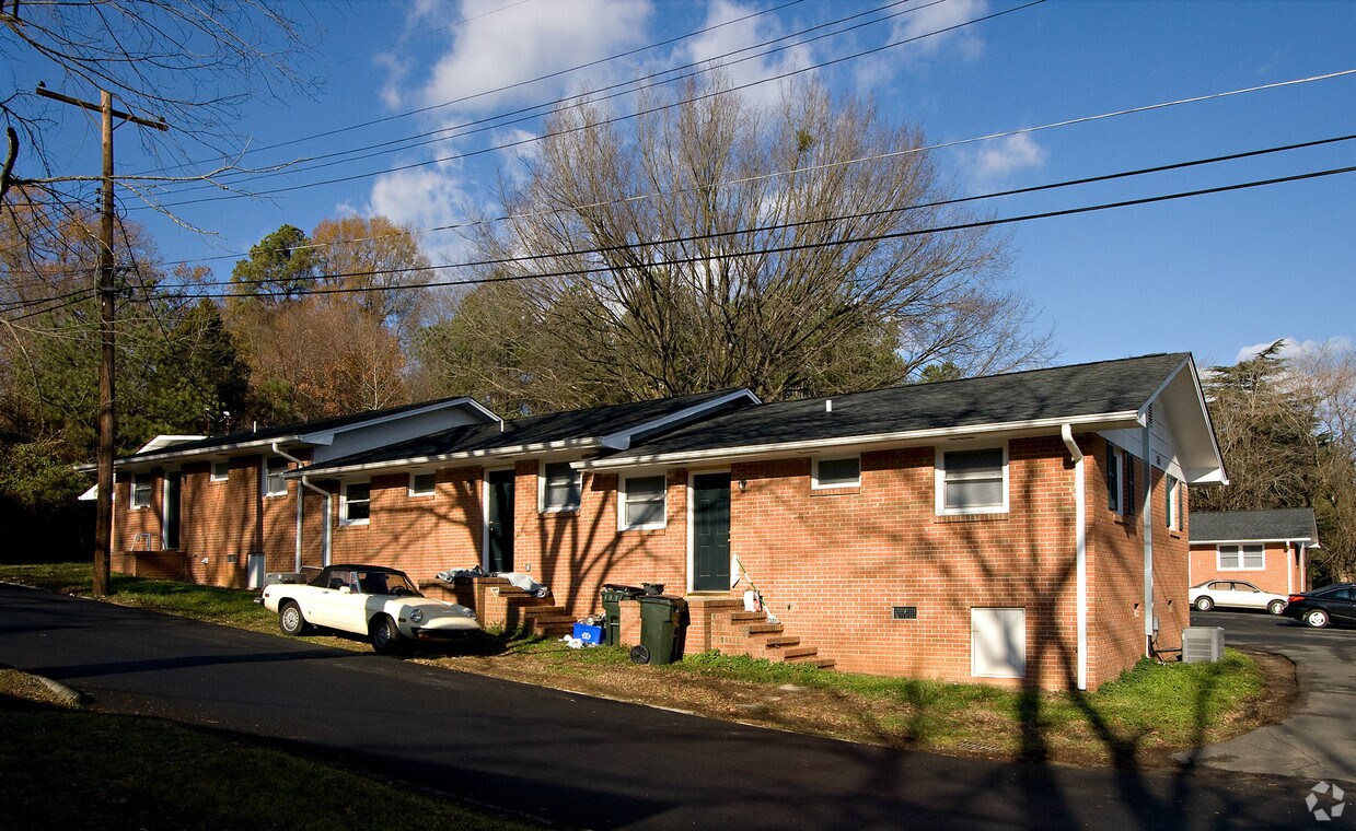 Building Photo - Westall Apt