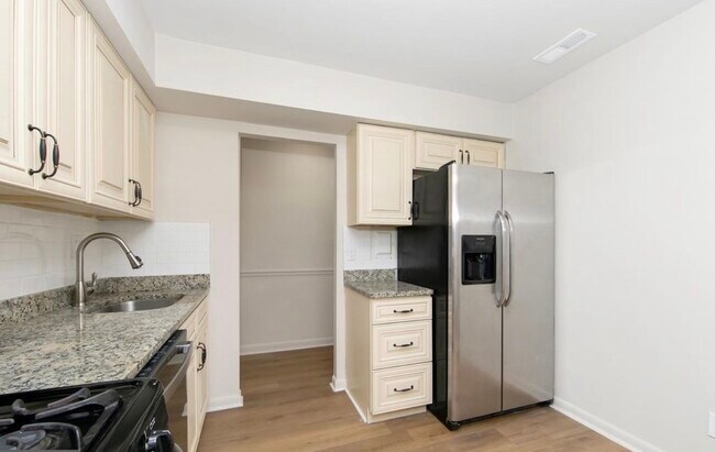 Foto del edificio - 222 Echelon Rd