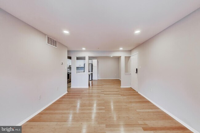 Foto del edificio - 7802 Guildberry Ct