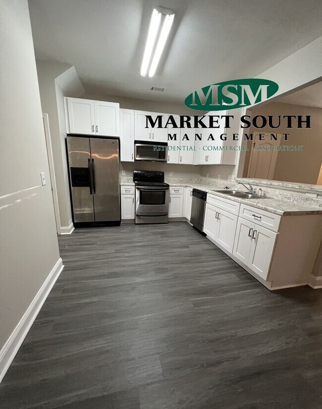 Foto del edificio - UPDATED RICE HOPE TOWNHOME