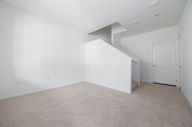 Foto del edificio - 1749 Laurelwood Wy