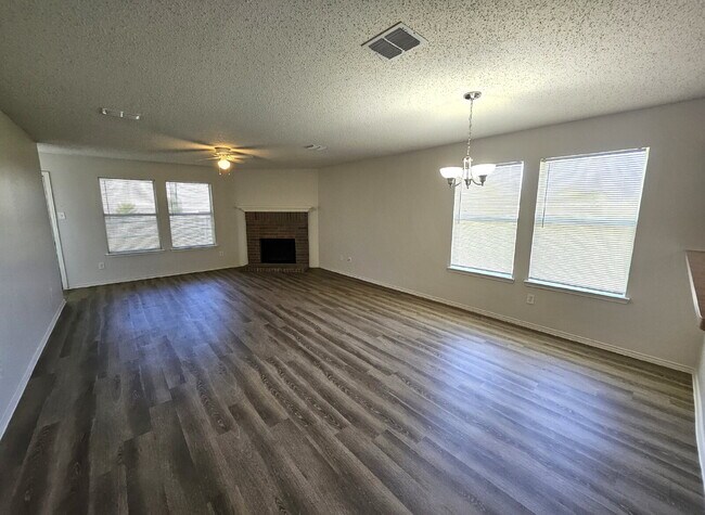 Foto del edificio - Single story 3 bedroom, 2 bathroom house- ...