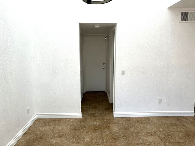 Building Photo - 12454 N PARK AVE CHINO 91710 (3 BED / 2.5 ...