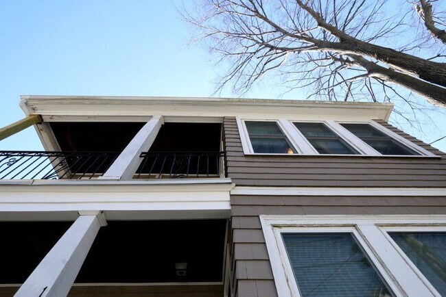 Building Photo - 101 Alpine St