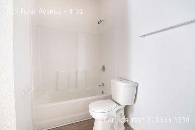 Building Photo - 823 N Flint Ave