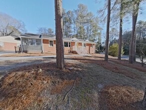 Building Photo - 2001 Wren Rd