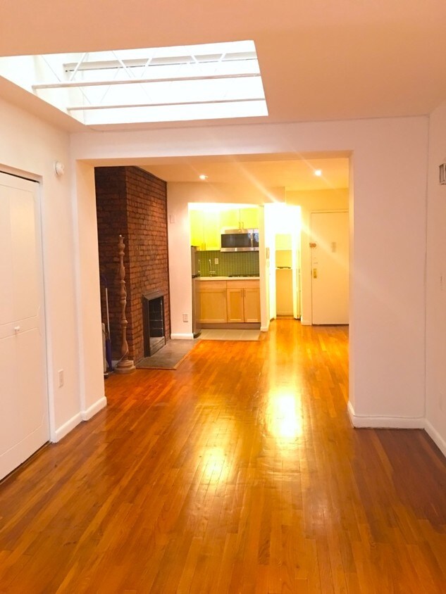 Foto principal - 148 E 39th St