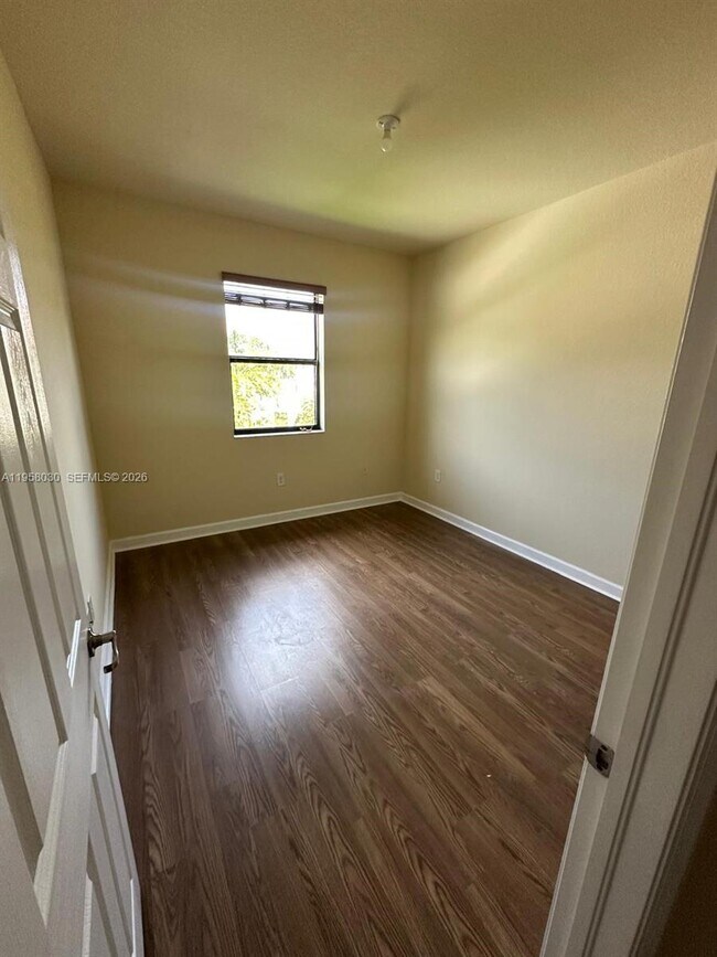 Foto del edificio - 3393 W 90th St