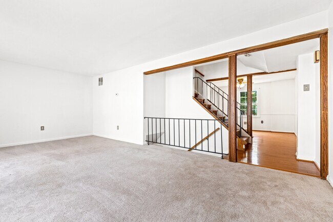 Photo - 4432 Longworthe Sq Townhome