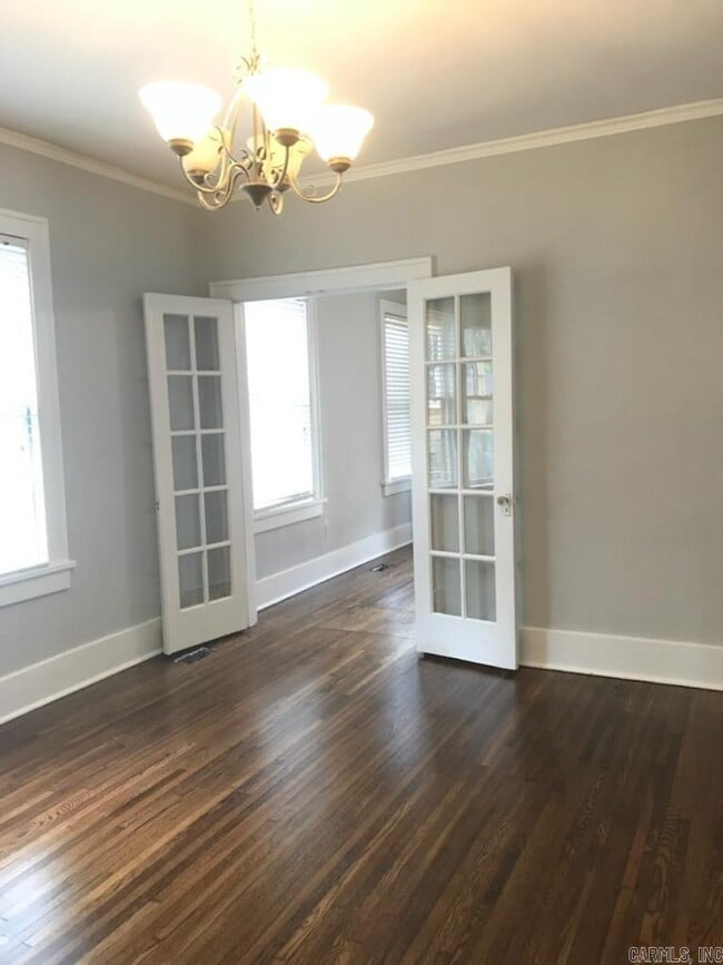 Building Photo - 1405 Kavanaugh Blvd