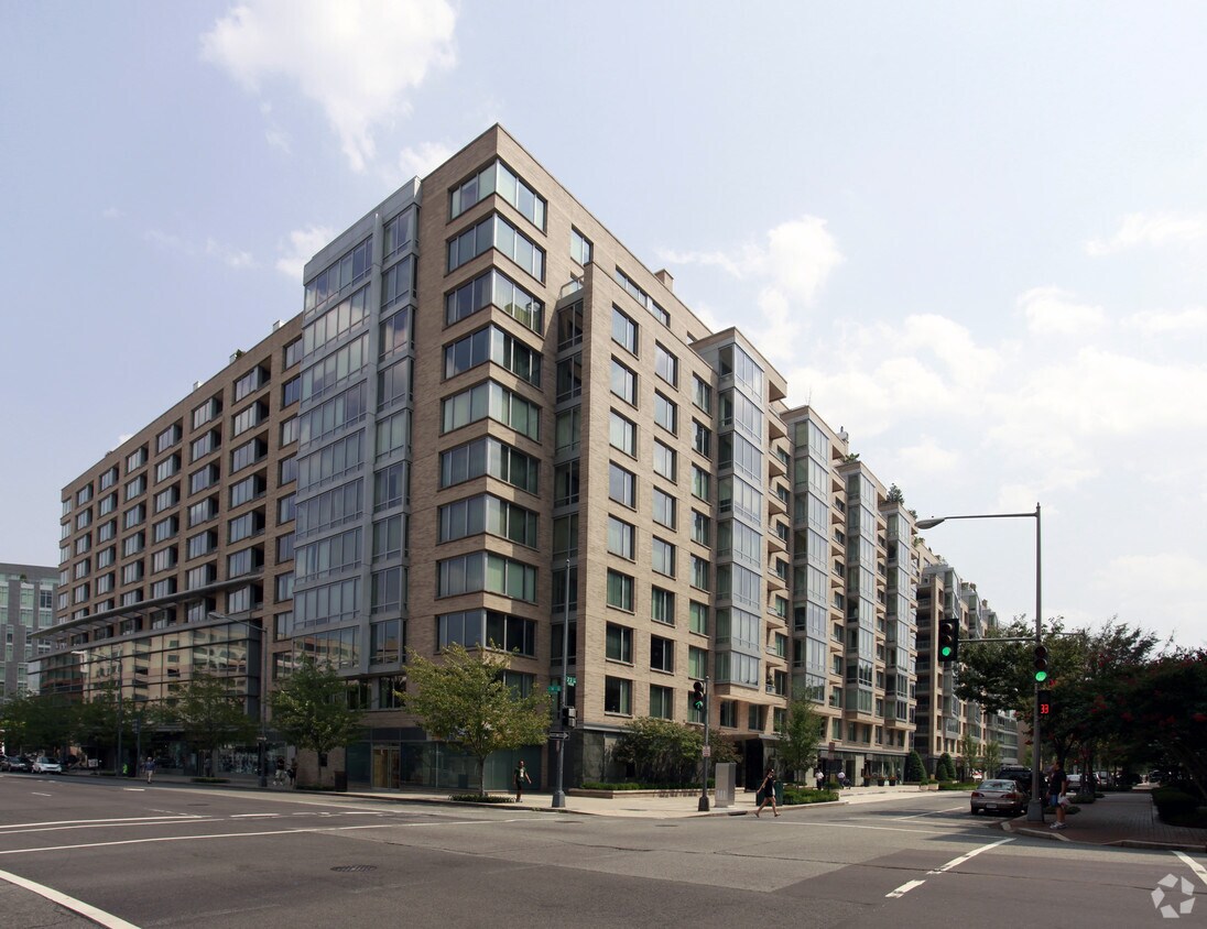 The Residences at The RitzCarlton Apartments Washington, DC