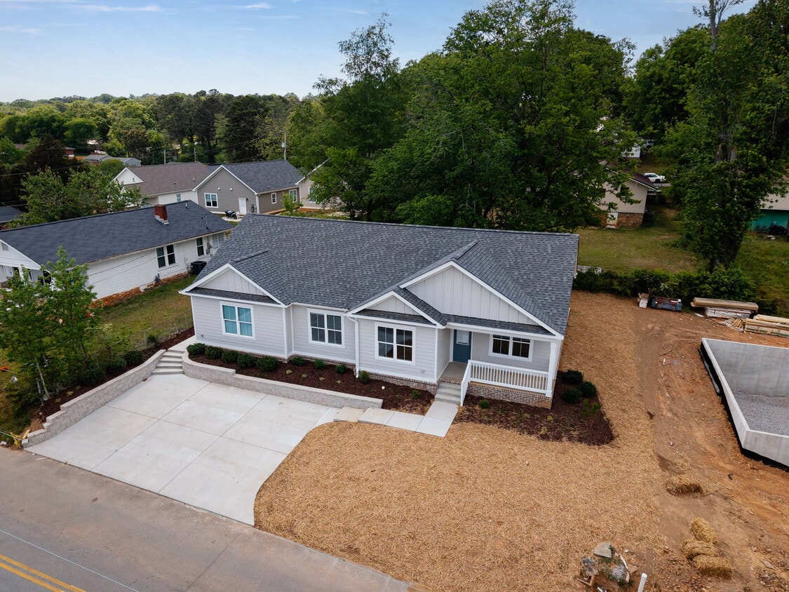 Photo - 705 Woodmore Lane