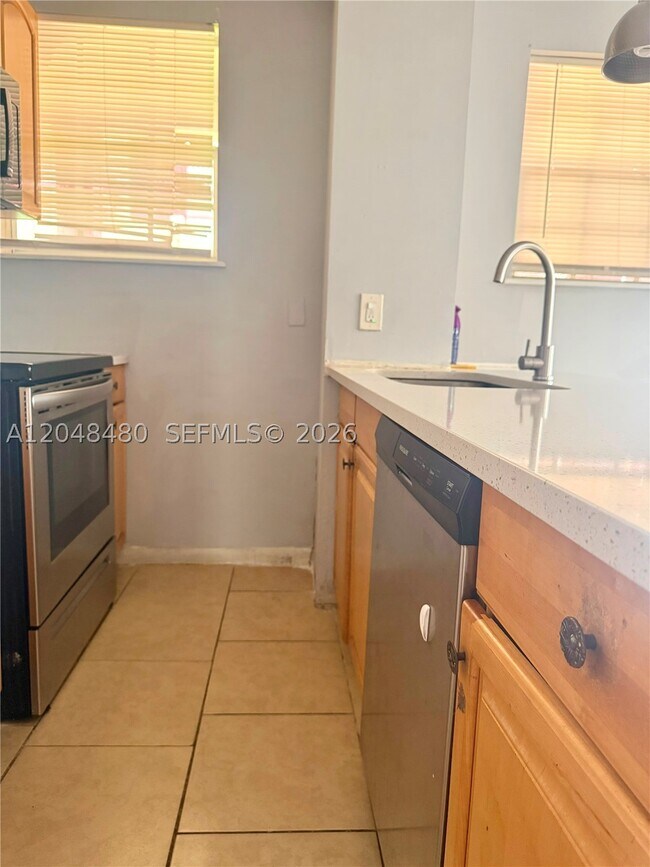 Foto del edificio - 14240 NW 22nd Pl