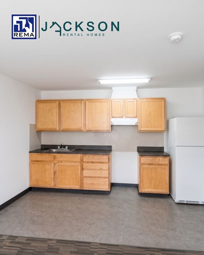 Building Photo - 506 N 52nd St