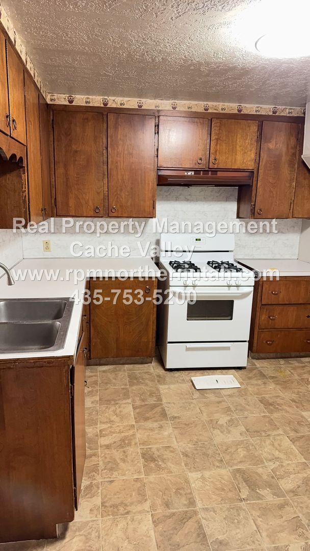 Foto del edificio - Beautiful 5 Bedroom Home in Lewiston available NOW!