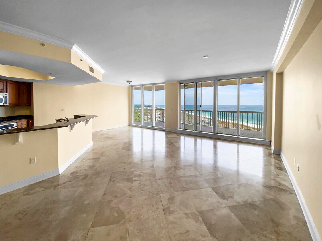 Primary Photo - 15500 Emerald Coast Pkwy