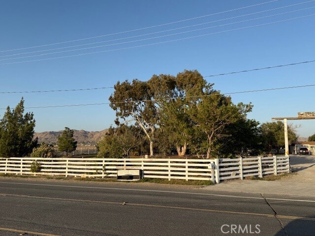 Foto del edificio - 16100 Navajo Rd