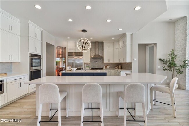 Building Photo - 5543 E Beryl Ave