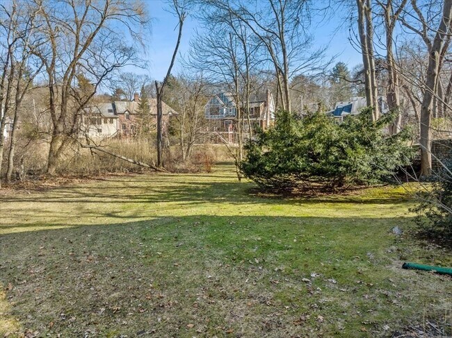 Building Photo - 62 Rangeley Rd