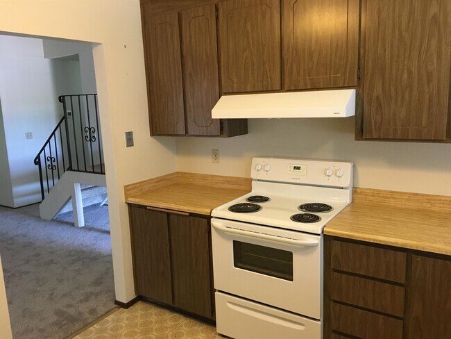 Building Photo - 1300 Garmont Ct