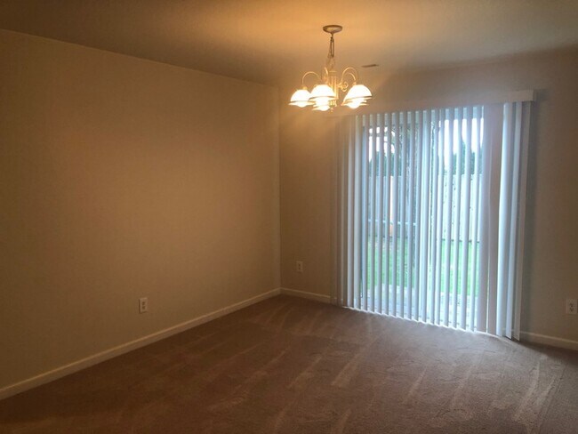 Building Photo - CUTE AND COZY THEE BEDROOM IN LA CENTER