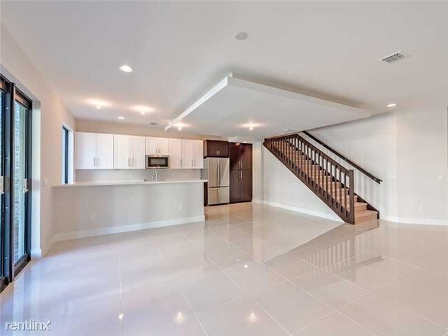 Foto del edificio - 5450 NE 25th Ave