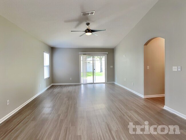 Building Photo - 621 Birchbark Trail