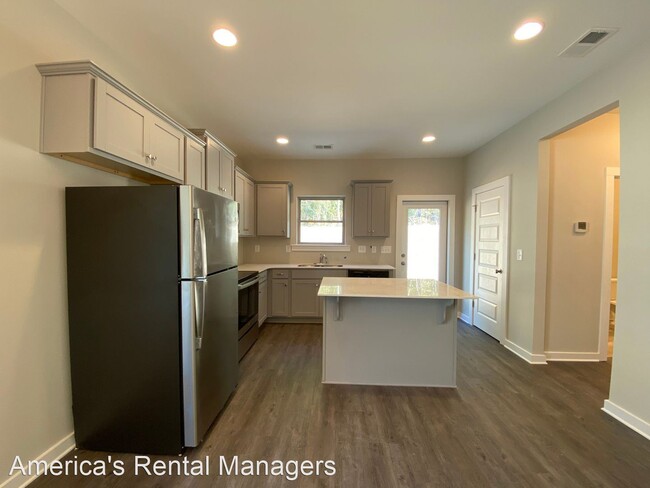 Building Photo - 4 br, 3 bath House - 7929 St. James Drive